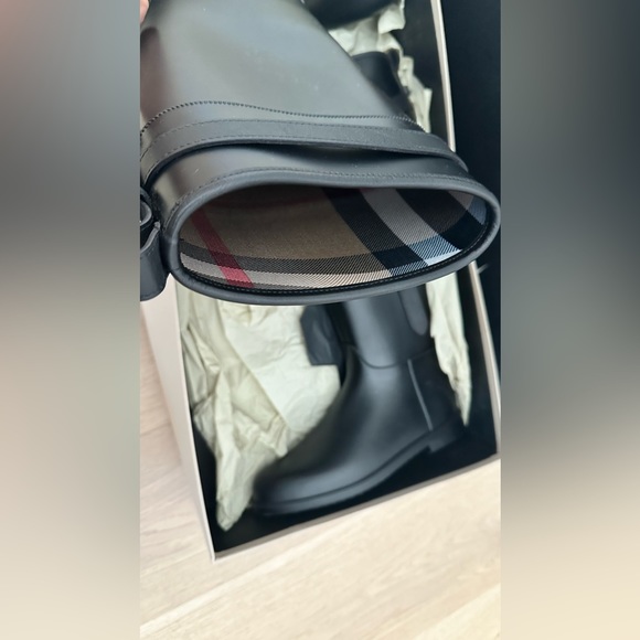 Burberry riding rainboot with belt. Eur size: 38 - Picture 10 of 10